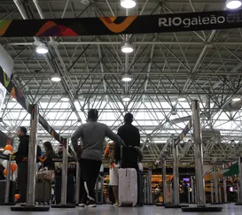 Pista do aeroporto do Galeão é fechada após ameaça de bomba