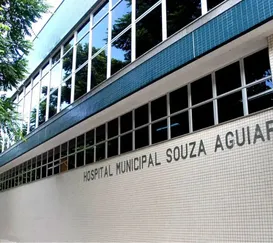 Placas com críticas ao aborto obrigatórias em unidades de saúde do Rio