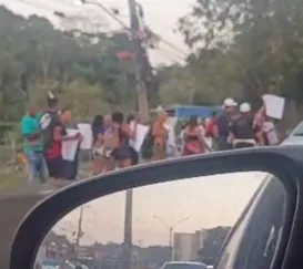 Protesto na RJ-106 deixa trânsito lento em São Gonçalo
