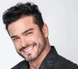 Sidney Sampaio é batizado após conversão ao evangelho