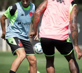 Sob pressão, Vasco enfrenta o Grêmio neste sábado (19)