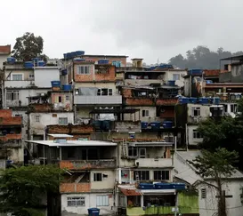 Tiro atinge berçário de creche no Rio