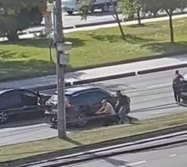 Tiroteio interrompe trânsito e assusta moradores da Barra