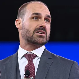 Polícia Federal ordena retorno de Eduardo Bolsonaro ao Brasil