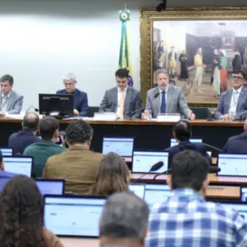 Proposta aprovada na Câmara isenta quem ganha até R$ 5 mil