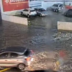 Temporal pega moradores e motoristas de surpresa em Niterói