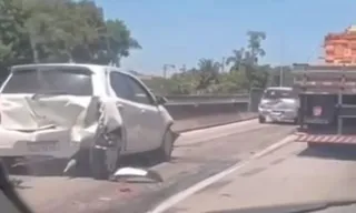 Imagem ilustrativa da imagem Acidente com carros interdita pista da BR-101, em São Gonçalo