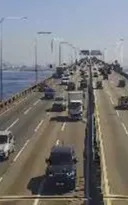 Imagem ilustrativa da imagem Acidente entre moto e carro interdita faixas na Ponte Rio-Niterói