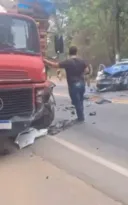 Imagem ilustrativa da imagem Acidente violento entre caminhão e carro da Guarda Municipal; vídeo
