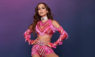 Imagem ilustrativa da imagem Anitta anuncia novidade antes do Jornal Nacional; vídeo