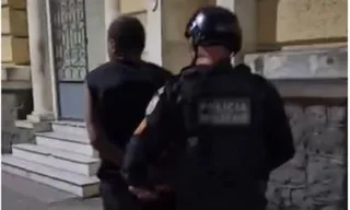 Imagem ilustrativa da imagem Baleado e presos com granadas após ataque a PM em Niterói