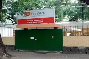 Imagem ilustrativa da imagem Bandidos levam torneiras de escola invadida pela oitava vez em Niterói