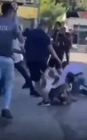 Imagem ilustrativa da imagem Briga generalizada entre alunos em frente à escola em SG; vídeo