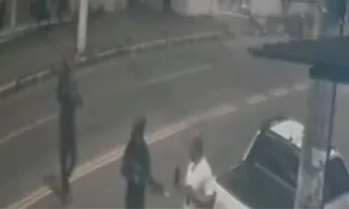 Imagem ilustrativa da imagem Criminosos armados com fuzis assaltam em São Gonçalo