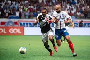 Imagem ilustrativa da imagem Desfalcados, Vasco e Bahia medem força em São Januário