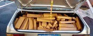 Imagem ilustrativa da imagem Entrega cancelada: polícia apreende drogas na Dutra