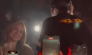 Imagem ilustrativa da imagem Fãs de SG flagram Orochi se declarando para loira em Portugal