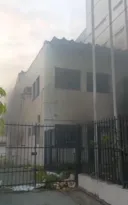 Imagem ilustrativa da imagem Fogo atinge imóvel no centro de São Gonçalo; vídeo
