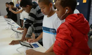 Imagem ilustrativa da imagem Governo promete conectar escolas do Brasil até fim de 2026