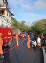 Imagem ilustrativa da imagem Grave acidente entre moto e ônibus mata duas pessoas em Niterói