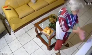 Imagem ilustrativa da imagem Idosa de 99 anos vibra com classificação do Flu; vídeo