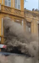 Imagem ilustrativa da imagem Incêndio atinge prédio comercial no Centro do Rio; vídeo