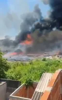 Imagem ilustrativa da imagem Incêndio de grandes proporções atinge fábrica de colchões no Rio