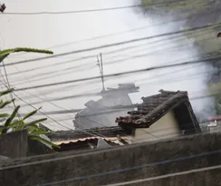 Imagem ilustrativa da imagem Incêndio em Niterói: desespero e moradora hospitalizada