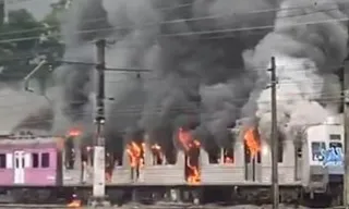 Imagem ilustrativa da imagem Incêndio em trem assusta passageiros na Baixada Fluminense