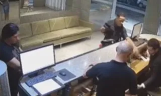Imagem ilustrativa da imagem Ladrão se atrapalha durante assalto a hotel na Zona Sul do Rio