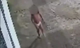 Imagem ilustrativa da imagem Mãe é presa após deixar filha de 3 anos sozinha para ir a baile funk