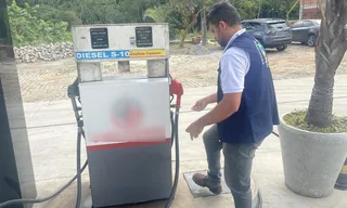Imagem ilustrativa da imagem Mais 14 postos de gasolina são autuados por adulteração no Rio