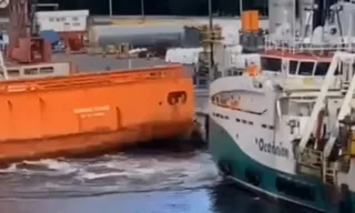 Imagem ilustrativa da imagem Navio atinge estaleiro em Niterói e causa desespero; vídeo