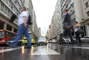 Imagem ilustrativa da imagem Niterói entra em alerta para chuva forte e ventos intensos