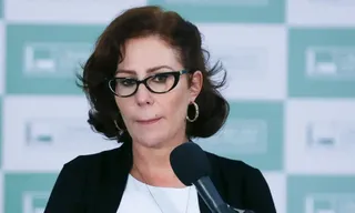 Imagem ilustrativa da imagem Pedida prisão de Carla Zambelli após deputada deixar o país