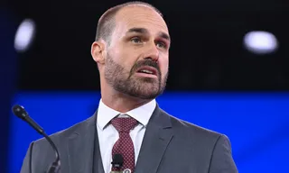 Imagem ilustrativa da imagem Polícia Federal ordena retorno de Eduardo Bolsonaro ao Brasil