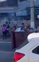 Imagem ilustrativa da imagem Protesto com fogo interdita rua por falta d'água em Niterói