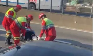 Imagem ilustrativa da imagem Queda de moto interdita faixas na Ponte Rio-Niterói