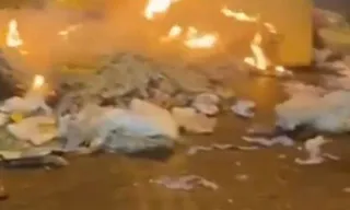 Imagem ilustrativa da imagem Sem luz há três dias, moradores tacam fogo em rua de Niterói