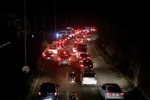 Imagem ilustrativa da imagem Trânsito pesado entre a Alameda e a RJ-104 na noite desta sexta (23)