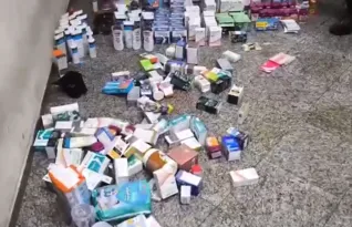 Imagem ilustrativa da imagem Trio faz a limpa em farmácia e acaba preso no Rio; vídeo