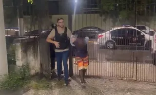 Imagem ilustrativa da imagem Vídeo: polícia prende acusado de roubar e matar vítima enforcada em SG