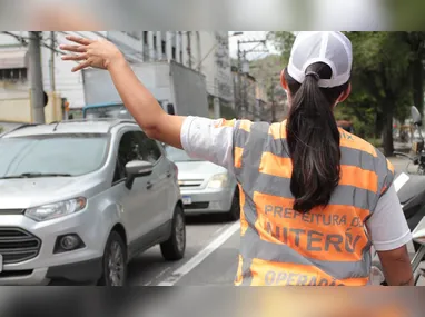 Imagem ilustrativa da imagem Avenida é totalmente interditada em Niterói