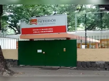 Um dos detidos foi flagrado com R$ 420 escondidos na cueca durante a prisão em flagrante
