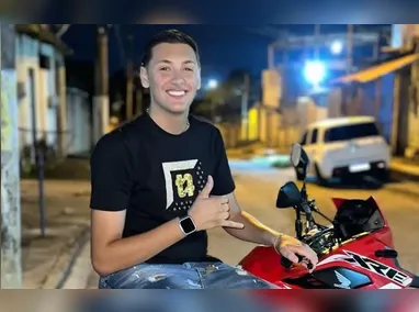 No total, cinco veículos foram apreendidos pela Polícia Civil