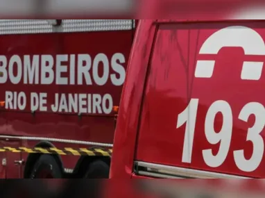 Imagem ilustrativa da imagem Colisão entre carros complica trânsito em Niterói