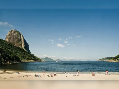 O corpo foi encontrado no último sábado (21), na Praia Vermelha, Urca