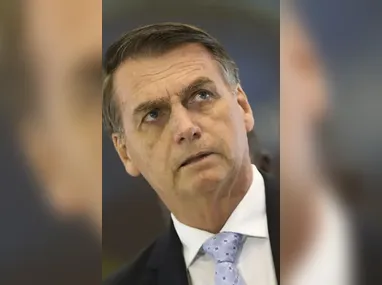 Bolsonaro fala à imprensa após decisão do STF que determinou uso de tornozeleira