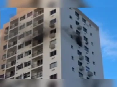 Imagem ilustrativa da imagem Incêndio  destrói apartamento em São Gonçalo