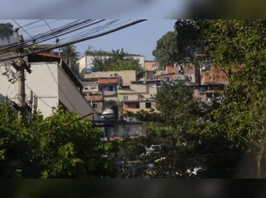 O homem possuía ainda anotações criminais por estelionato, lesão corporal, furto e ameaaça